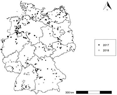 Traits of weed species present in maize respond to tillage and cropping systems